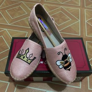 Brand new Leni Rose Queen Bee size 8.5